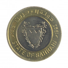 Moeda KM#20 100 Fils 1992 SOB Bahrein Ásia Bimetálico Ø24mm 6gr. ORIGEM DA MOEDA País: Bahrein Continente: Ásia NÚMERO DO CATÁLOGO World Coin: KM#20 DESCRIÇÃO DA MOEDA Valor Face: 100 Moeda: Dinar Ano: 1992